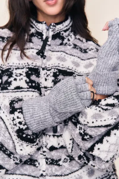 Danielle Guizio Ny Knit Mittens In Gray