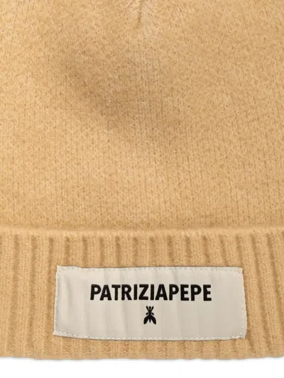 Patrizia Pepe Ribbed Logo-patch Beanie Hat In Yellow