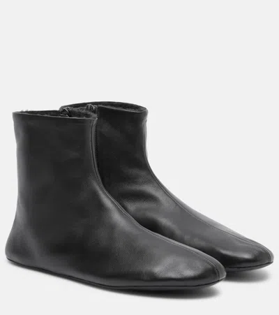 The Row Stella Shearling-lined Leather Ankle Boots In Black