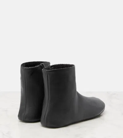 The Row Stella Shearling-lined Leather Ankle Boots In Black