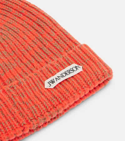 Jw Anderson Ribbed-knit Wool And Cotton Beanie In Red
