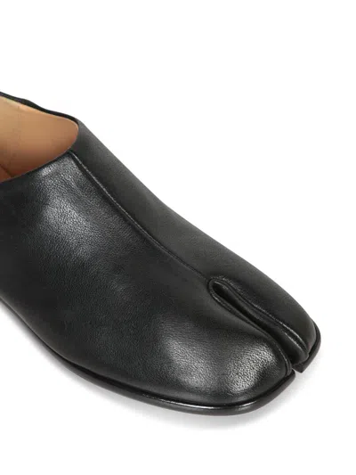 Maison Margiela Smooth Leather Loafers With Split-toe Design In Black