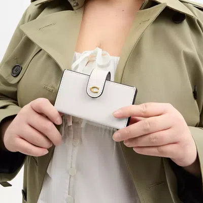 Coach Essential Multi Card Holder In White