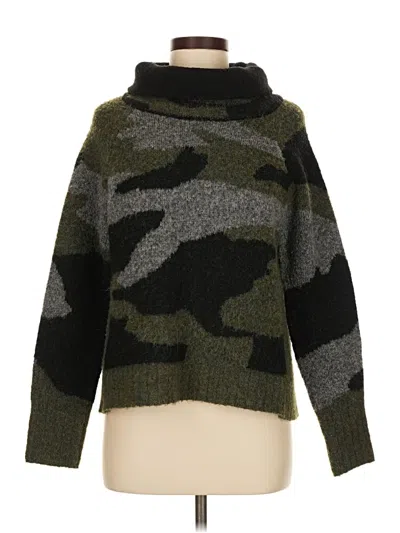 Pre-owned Aqua Turtleneck Sweater In Green