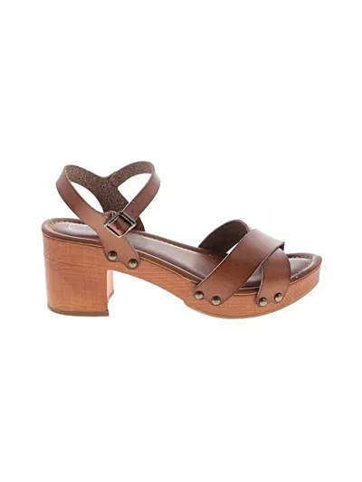 Pre-owned Mia Sandals In Brown