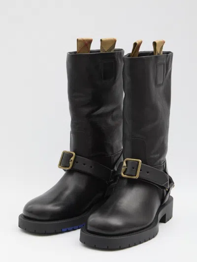 Burberry Soft Saddle Low Boots In Black