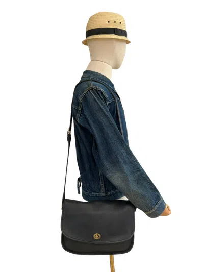 Pre-owned Coach Vintage  Usa Made Patina Cowhide Leather Shoulder Bag In Black