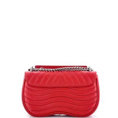 Pre-owned Louis Vuitton New Wave Chain Bag Quilted Leather Mm Crossbody Bag In Red