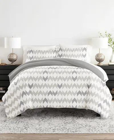 Ienjoy Home Utra Soft Reversible 3-pc. Duvet Cover Set, King/california King In Multi