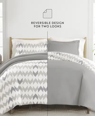 Ienjoy Home Utra Soft Reversible 3-pc. Duvet Cover Set, King/california King In Multi