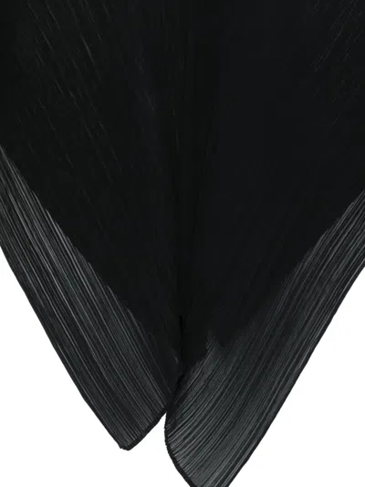 Issey Miyake Pleated Scarf In Black