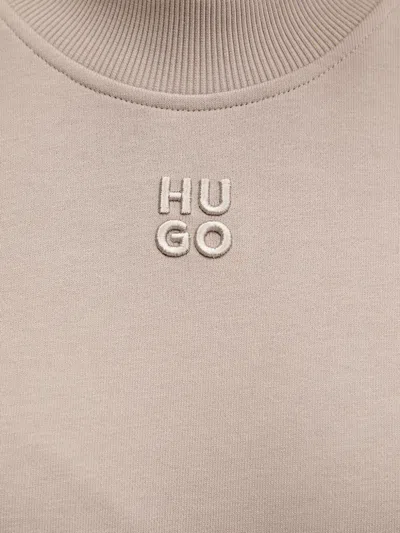 Hugo Boss Logo-detail Sweatshirt In Neutral