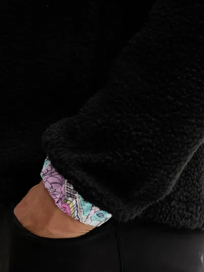 Helly Hansen Button Floral-pocket Sweatshirt In Black