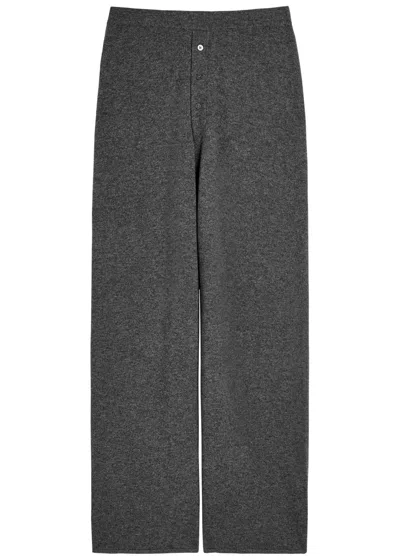 Guest In Residence Everywear Cashmere Trousers In Gray
