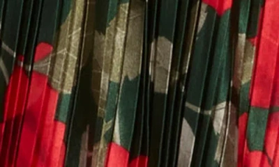 Wayf Bow Plissé Top In Green