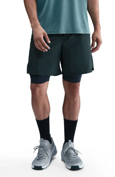 Nike Dri-fit Unlimited 2-in-1 Versatile Shorts In Green