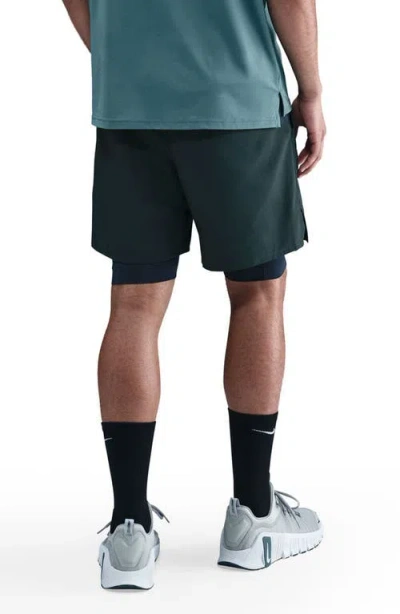 Nike Dri-fit Unlimited 2-in-1 Versatile Shorts In Green