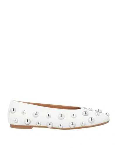 Ovyè Ovyé Woman Ballet Flats White Size 9 Leather In White