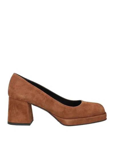 Noa A. Woman Pumps Brown Size 8 Leather In Brown