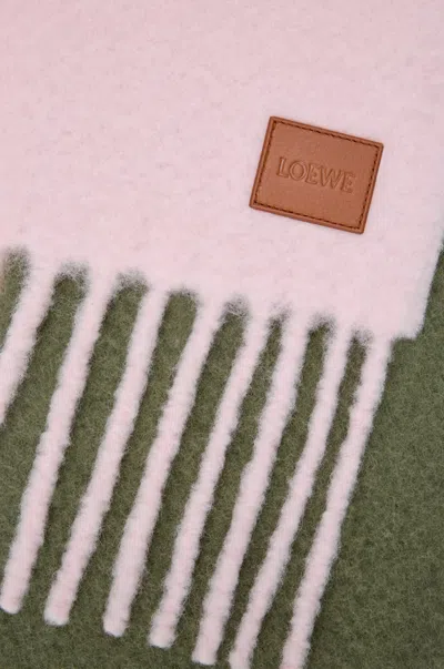 Loewe Logo Patch Fringed Scarf In Green