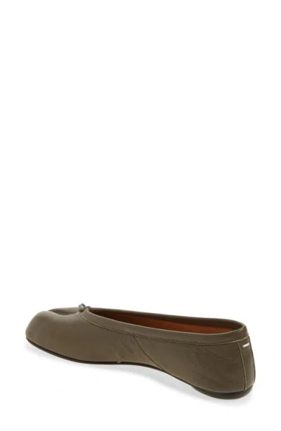 Maison Margiela Tabi Ballet Flats In Brown