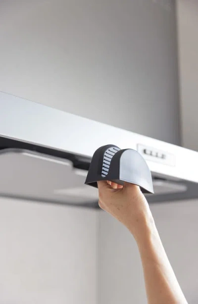 Yamazaki Set Of 2 Silicone Magnetic Pot Holders In Black