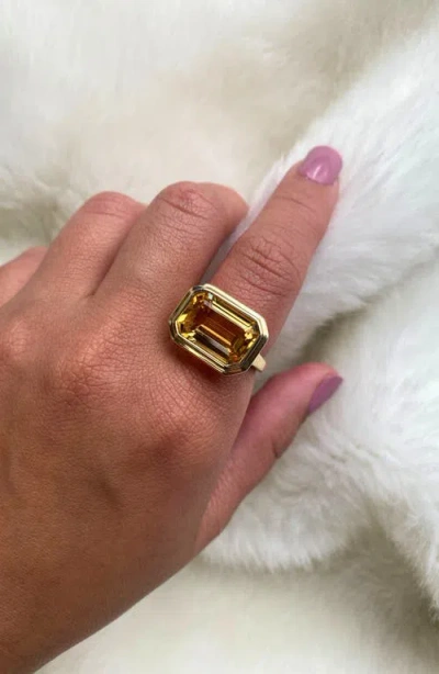 Goshwara Manhattan East West Emerald Cut Ring In Yellow