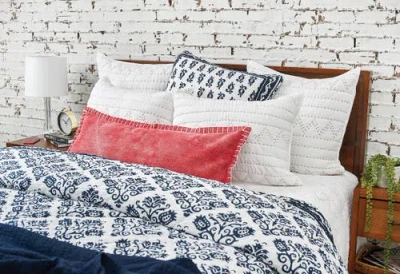 Carol & Frank 20" X 26" Colonial Williamsburg 20" X 26" Cassie Standard Sham In Blue