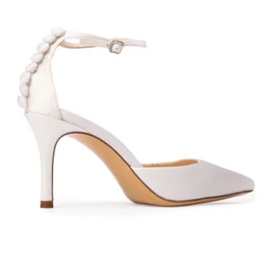 Anne Barge Grace Pump In White