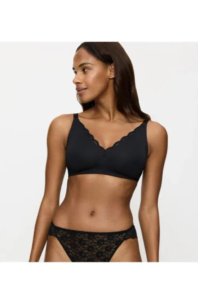 Triumph Amourette Wireless Minimizer In Black