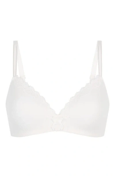 Hunkemoller Lola Padded Non-wired Bra In White