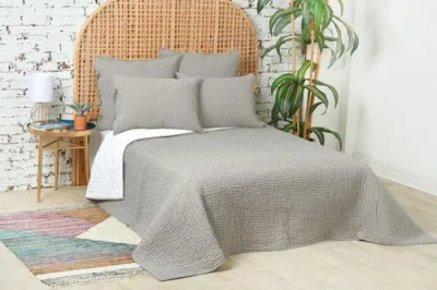 Carol & Frank Polly Quilt In White