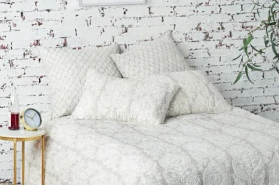 Carol & Frank Margot Quilt In Neutral