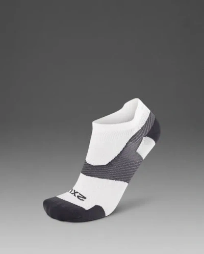 2xu Vectr Ultralight 1/4crew Socks In Gray