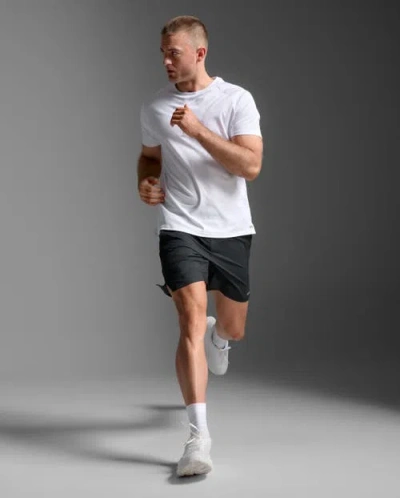 2xu Aero 7 Inch Shorts In Black