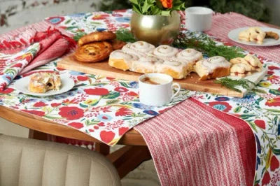 Carol & Frank Bella Winter Napkins Set Of 4 In Red