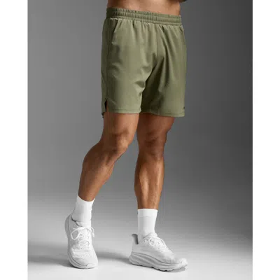 2xu Aero 7 Inch Shorts In Green