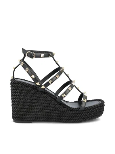 Valentino Garavani Rockstud Leather Wedge Sandals In Black