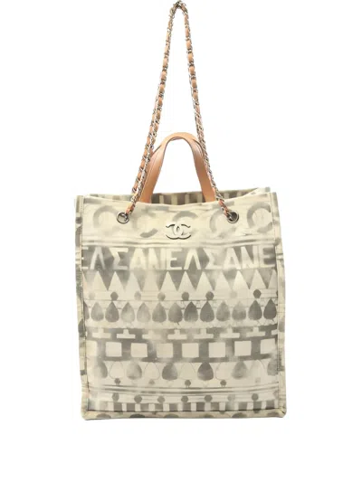 Pre-owned Chanel 2018 Canvas Tote Bag In Neutral