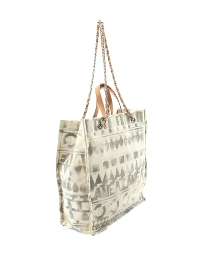 Pre-owned Chanel 2018 Canvas Tote Bag In Neutral