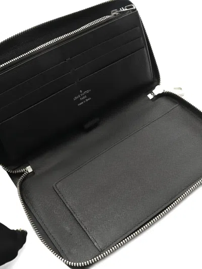 Pre-owned Louis Vuitton 2015 Checkered Zip-up Wallet In Gray