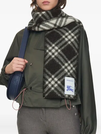 Burberry Checked Scarf In Gray