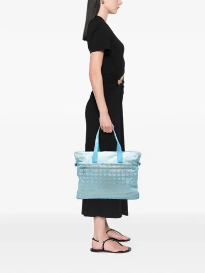 Pre-owned Chanel 2002-2003 New Travel Line Nylon Tote Bag In Blue