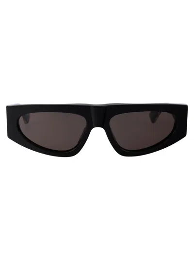Bottega Veneta Sunglasses In Black