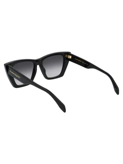 Alexander Mcqueen Logo-debossed Cat-eye Frame Sunglasses In Black