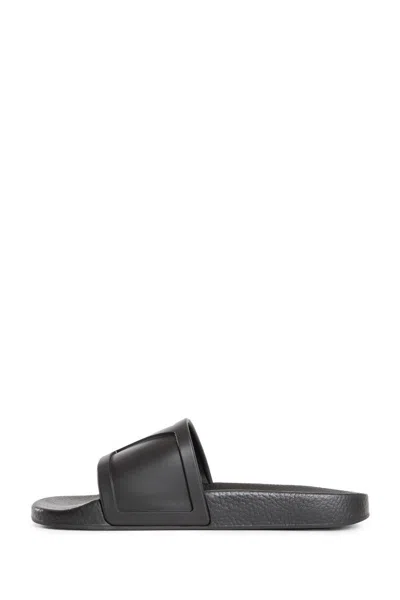 Valentino Garavani Viva Superstar Rubber Slippers Flat Sole In Black