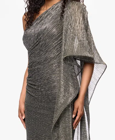 Betsy & Adam Plus One Shoulder Metallic Gown In Gray