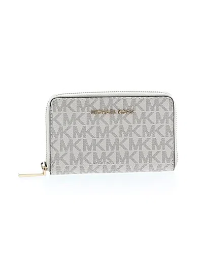 Pre-owned Michael Michael Kors Clutch In White