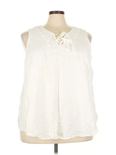Pre-owned Torrid Sleeveless Blouse In White