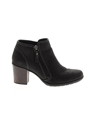 Pre-owned Clarks Ankle Boots In Black